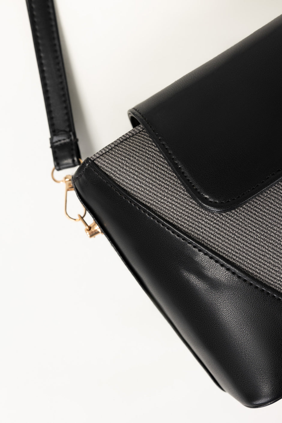 Black Hand Bags