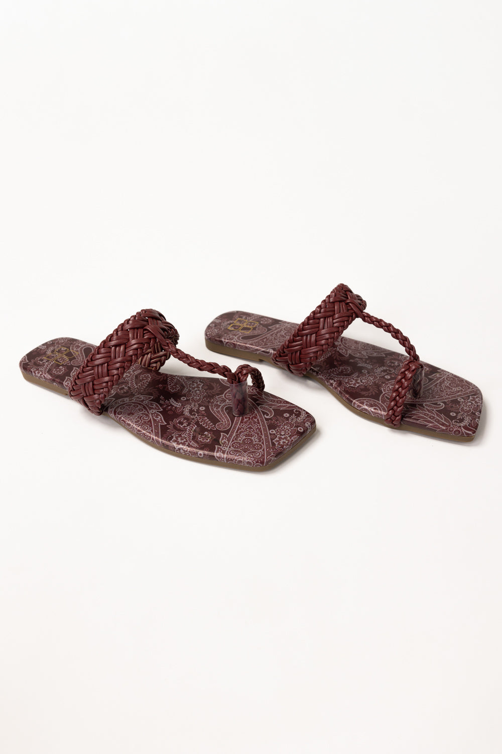 Maroon Kolhapuri