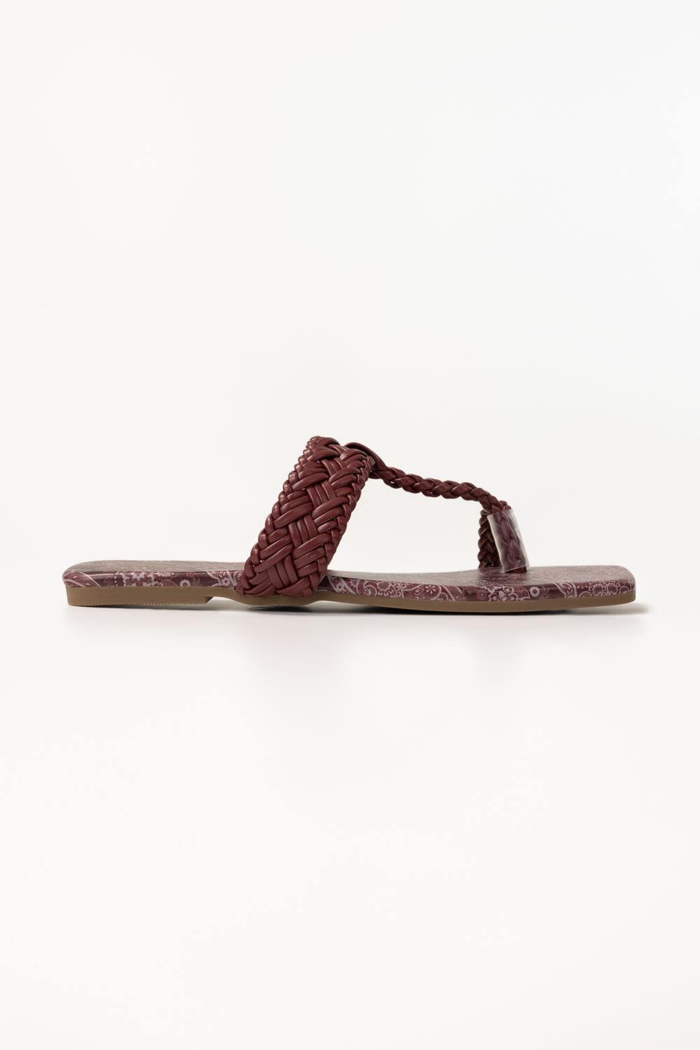 Maroon Kolhapuri