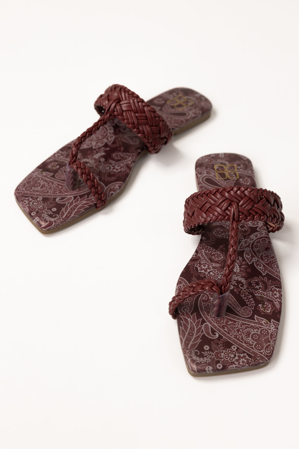 Maroon Kolhapuri
