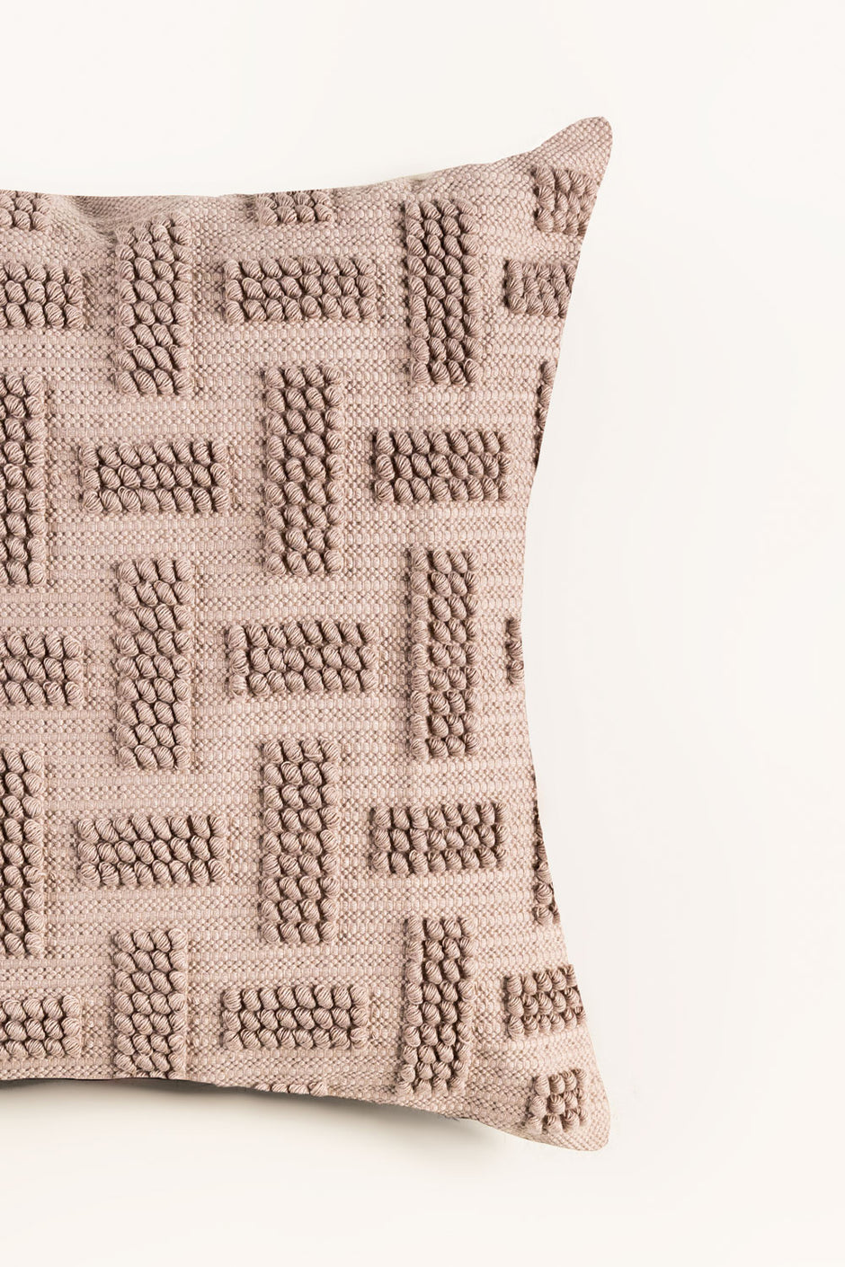 AW25-Woven Cushion Cover 015
