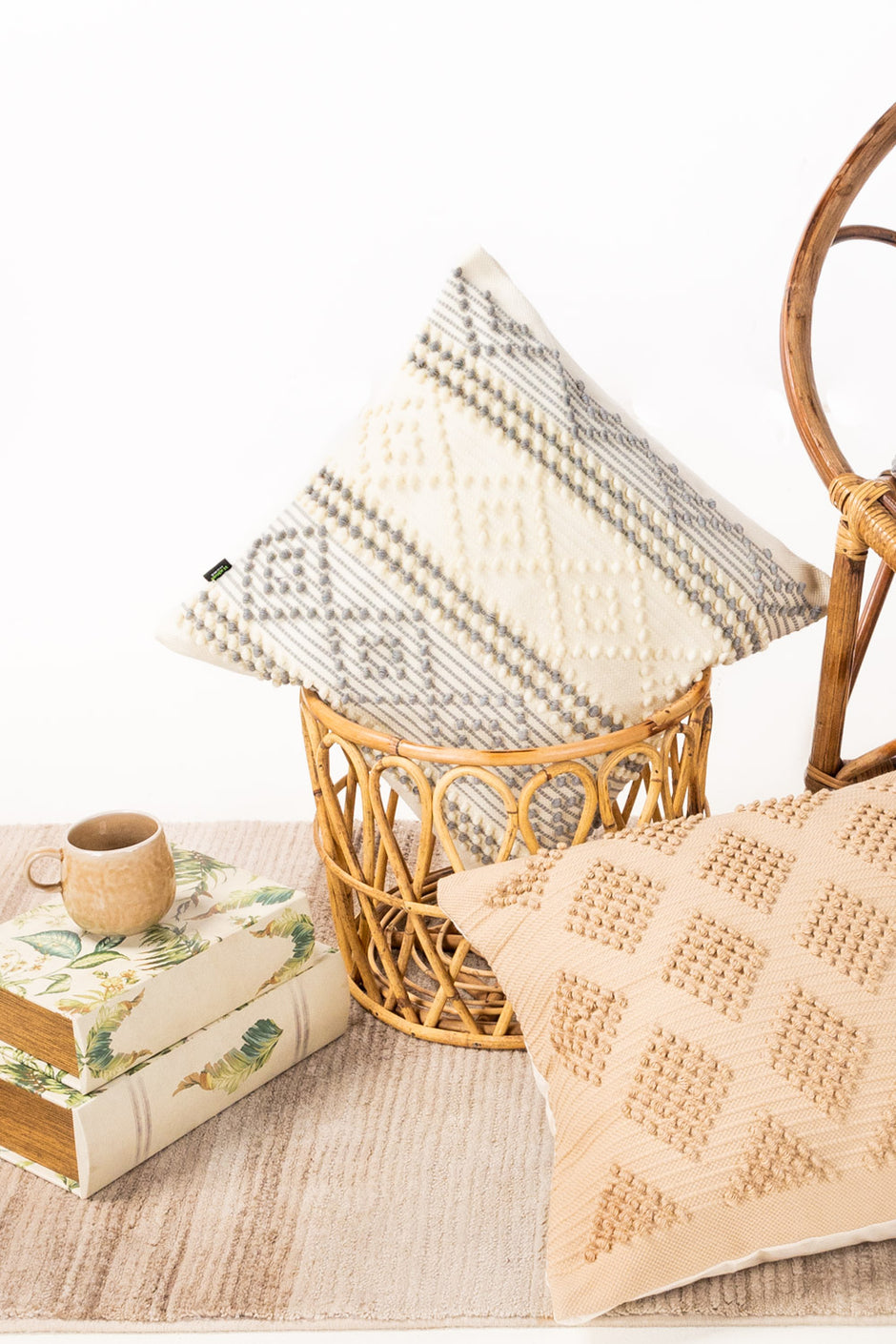 AW25-Woven Cushion Cover 018