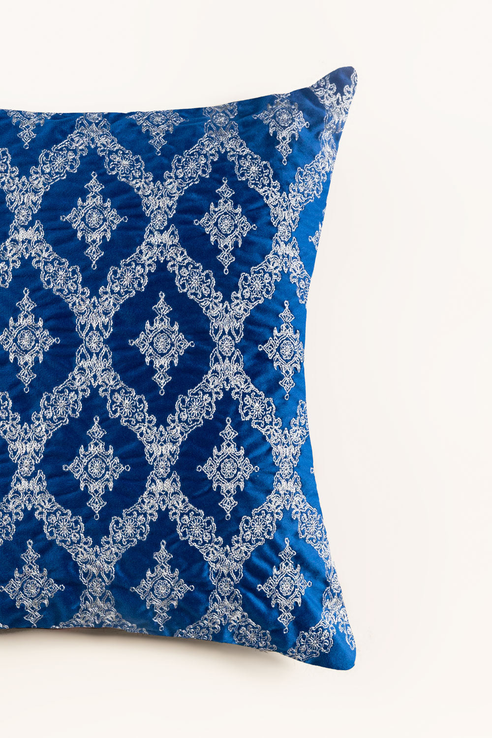 VEC-019 White Velvet Embroidered Cushion Cover