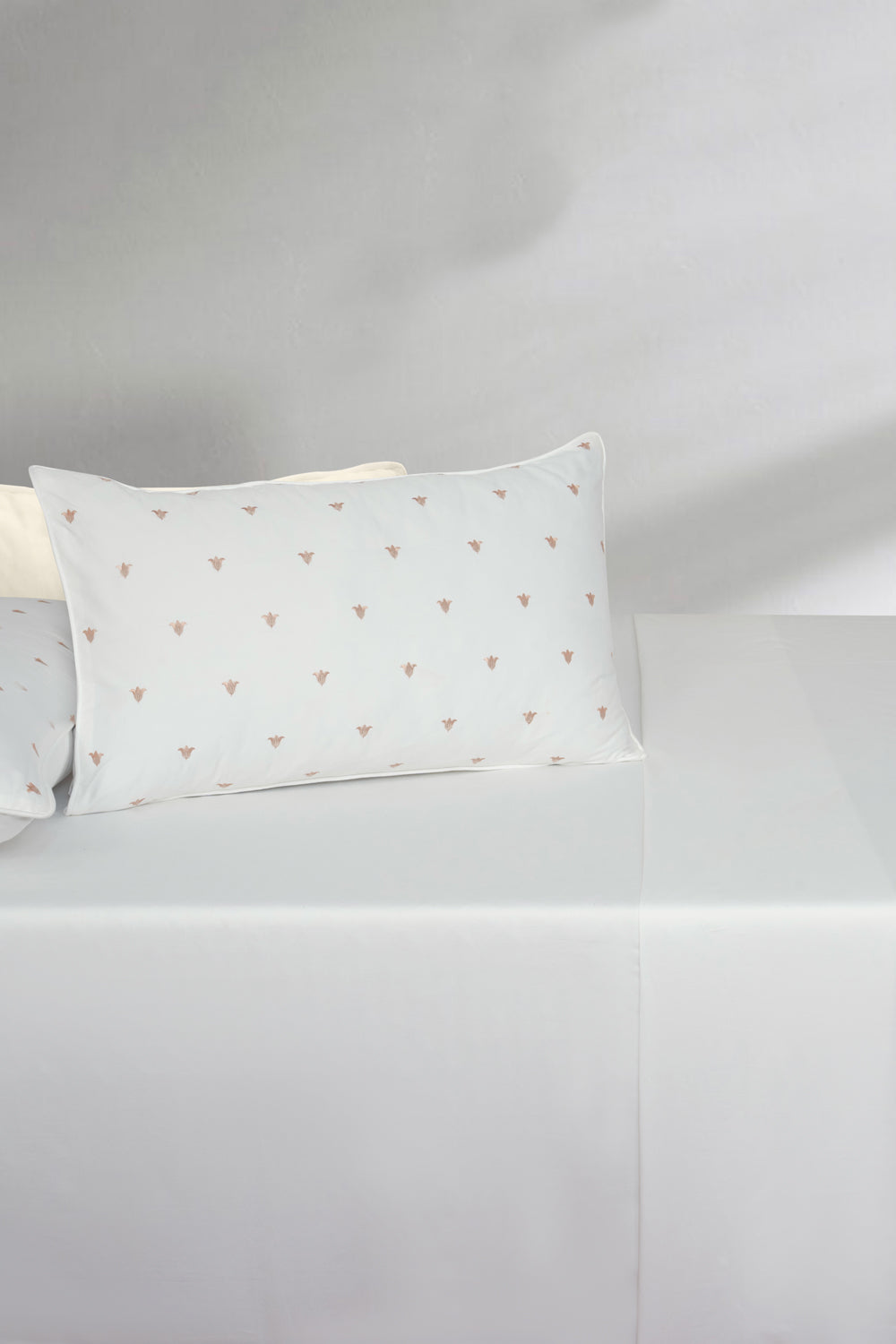 Afterglow T-400 Embroidered Bed Sheet Set