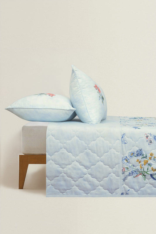 Azure bud T-300 Bed Throw