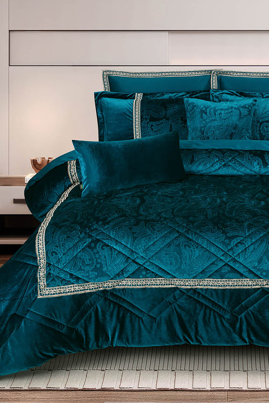 Biscay Bay Velvet Embossed Comforter Set