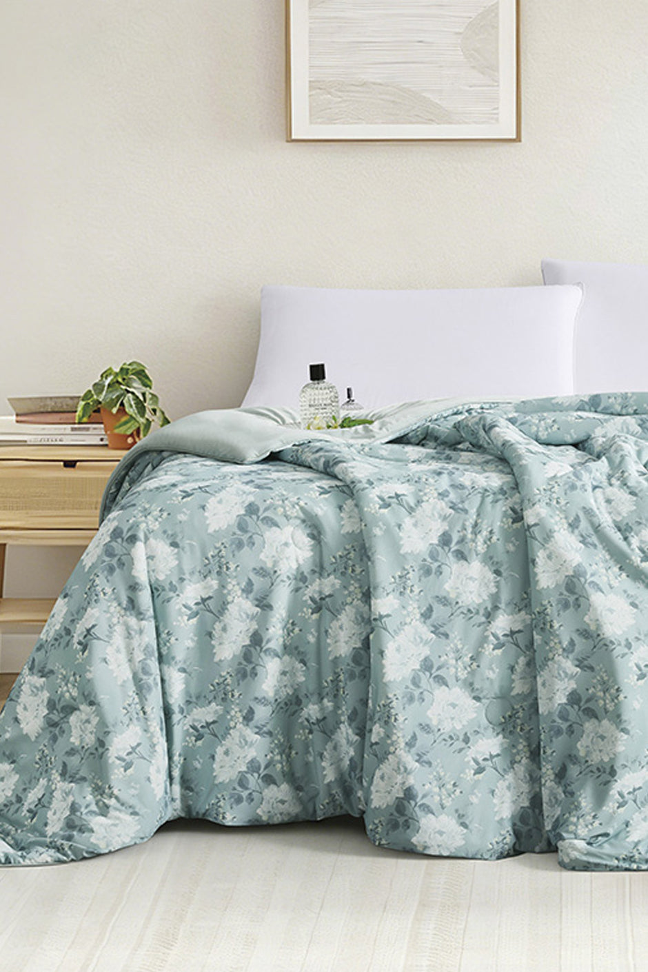 Cool Hazy Green Printed Cooling Blanket