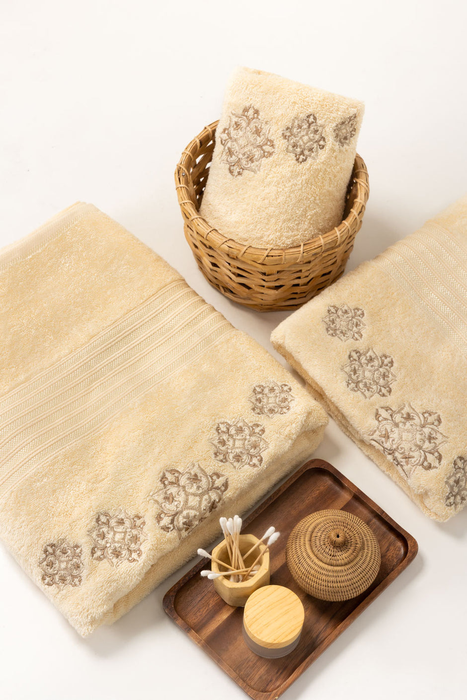 Cream 3 piece  Embroidered Towel Set