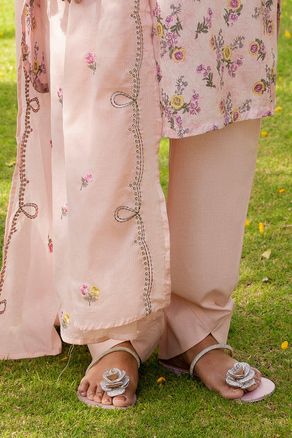 3 Piece Printed Lawn suit with Embroidered Denting Lawn Dupatta