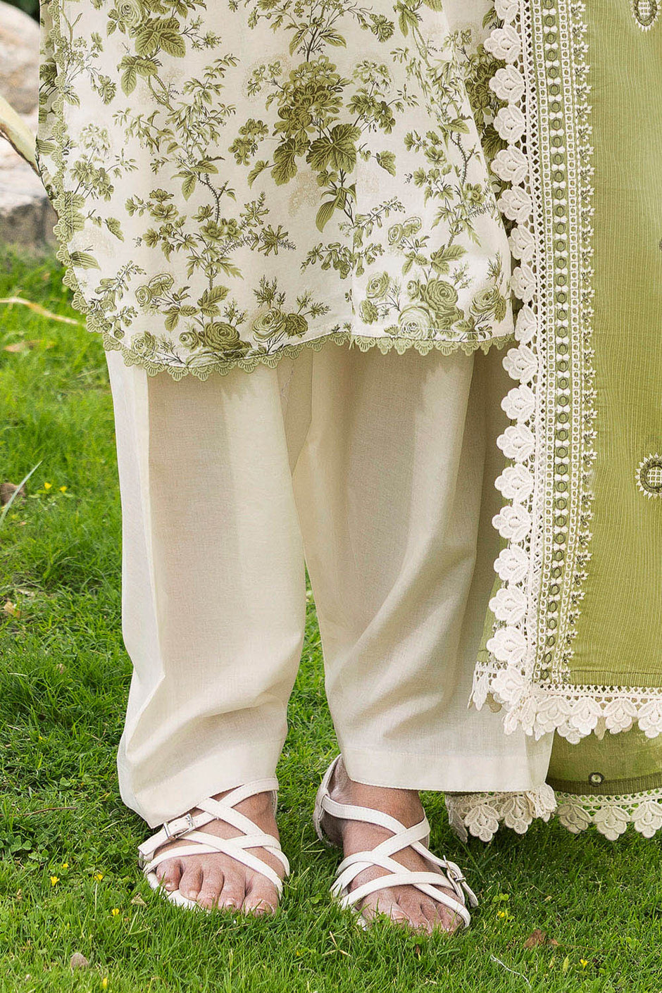 3 Piece Printed Lawn suit with Embroidered Denting Lawn Dupatta