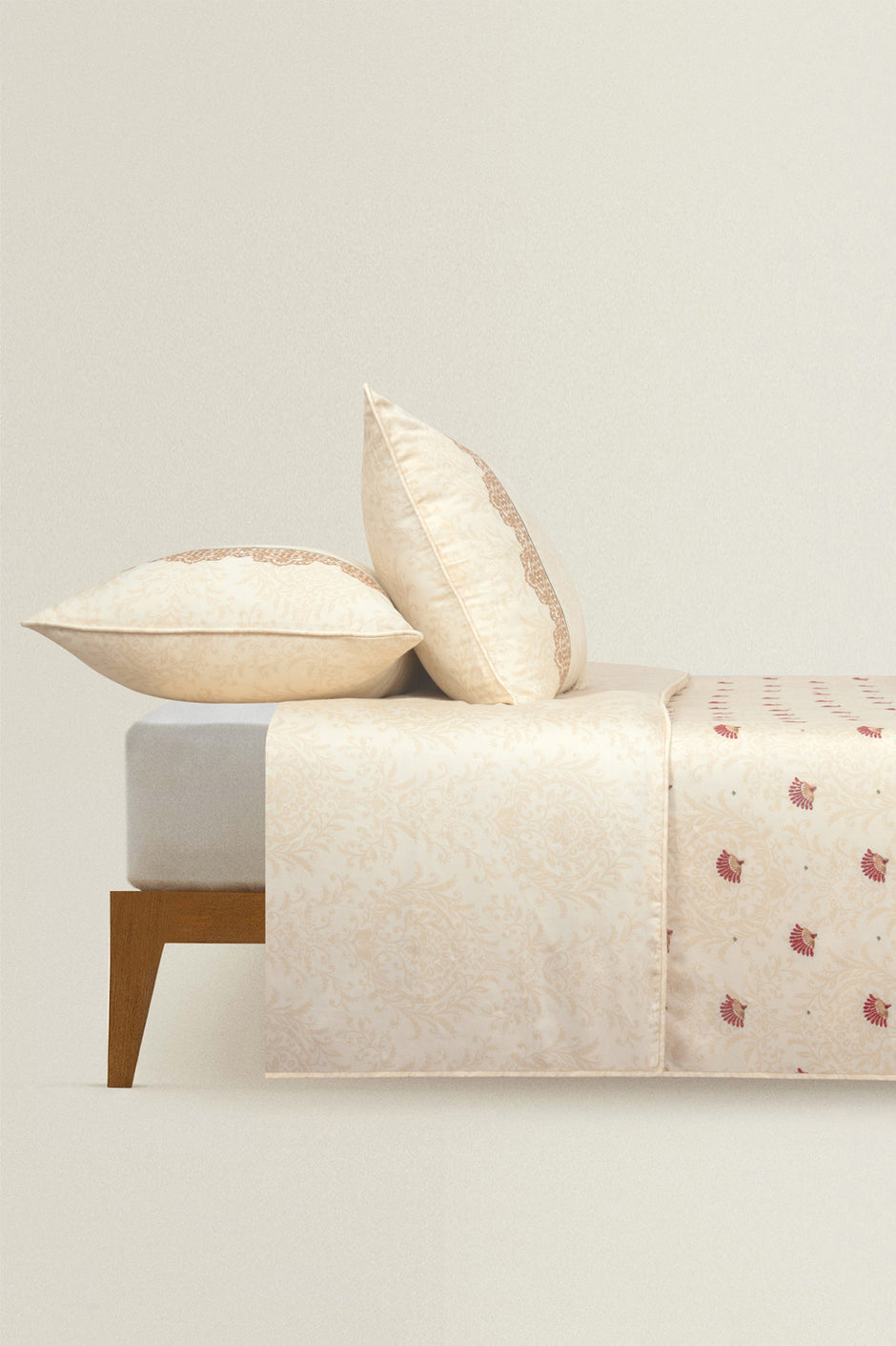 Daisy Rose 2 T-200 Quilt Cover Set