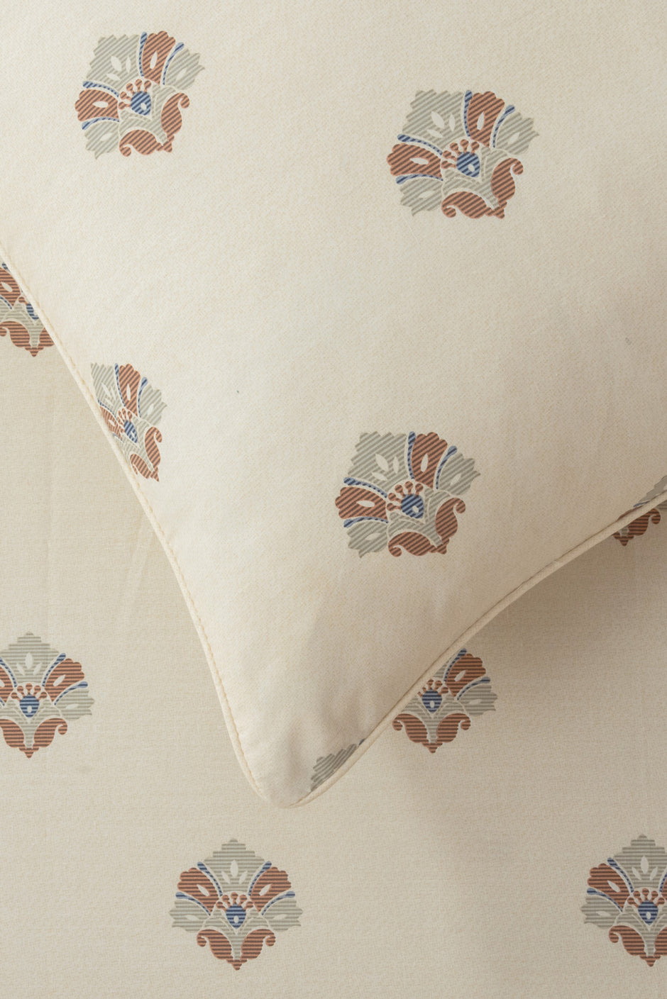 Damask Hatch T-150 Bed Sheet Set