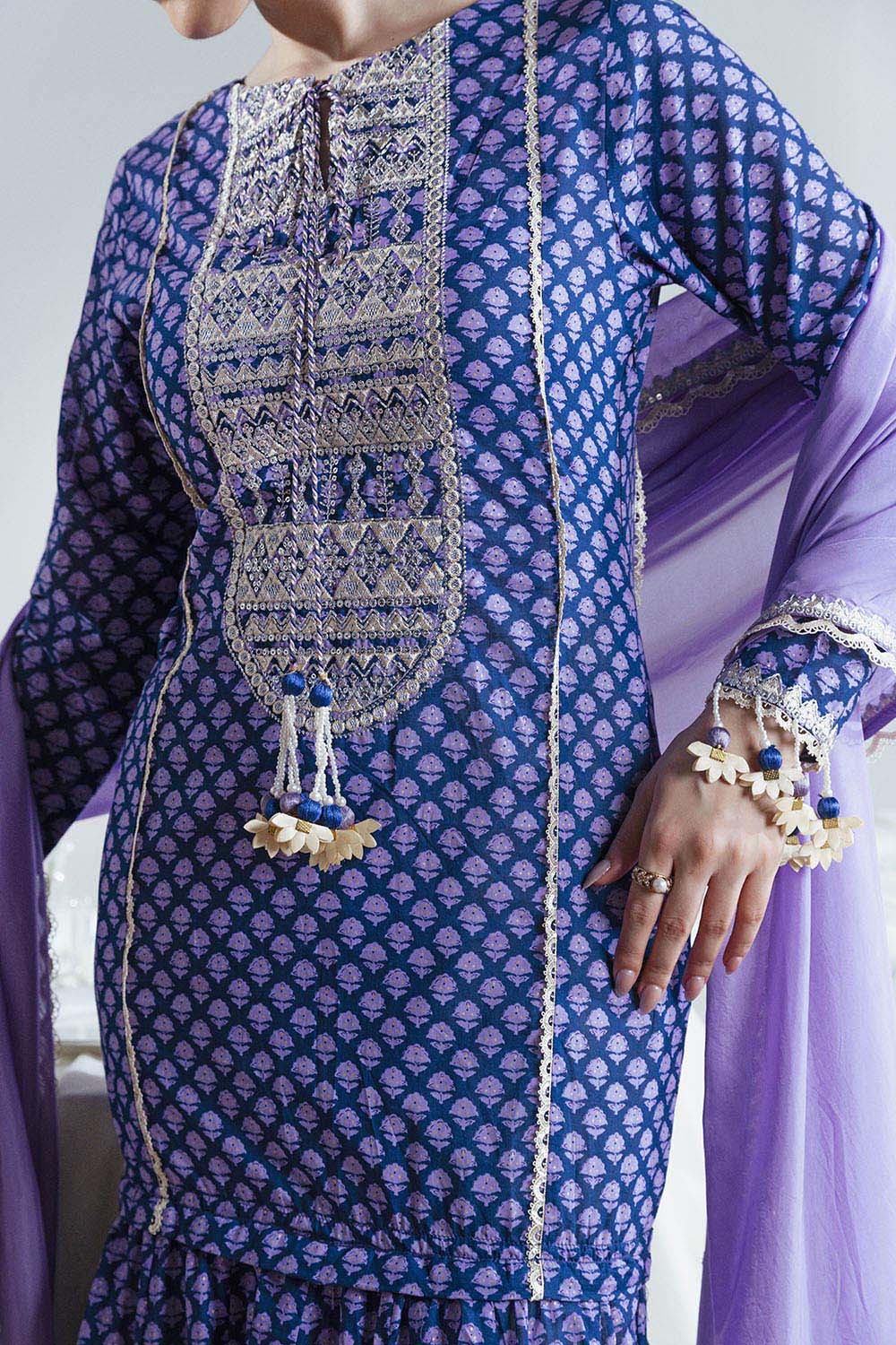 3 Piece Embroidered Gold Printed Lawn Suit with Silk Dupatta