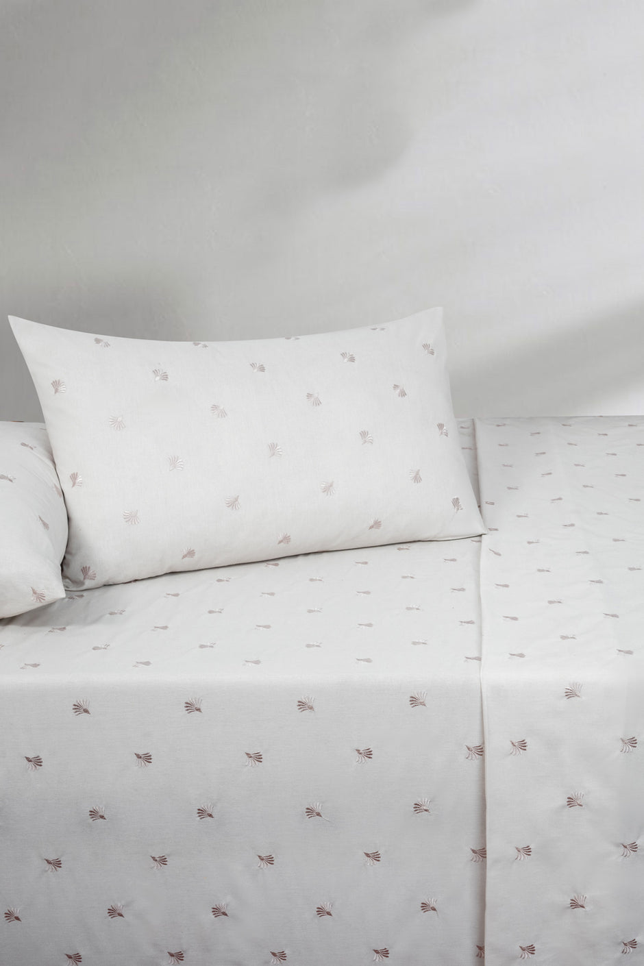 ES-010 Dyed Embroidered Sheet Set