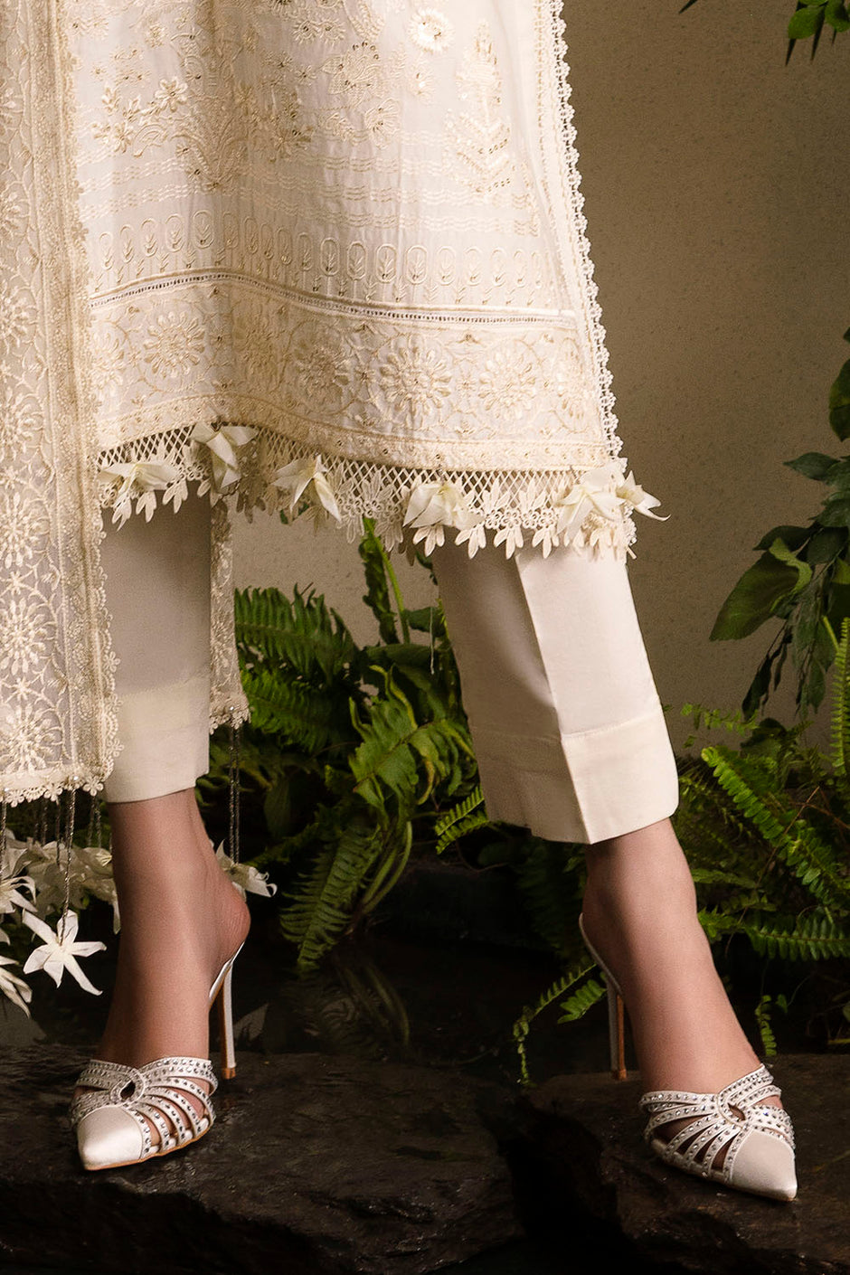 3 Piece Embroidered Lawn Suit with Embroidered Chiffon Dupatta