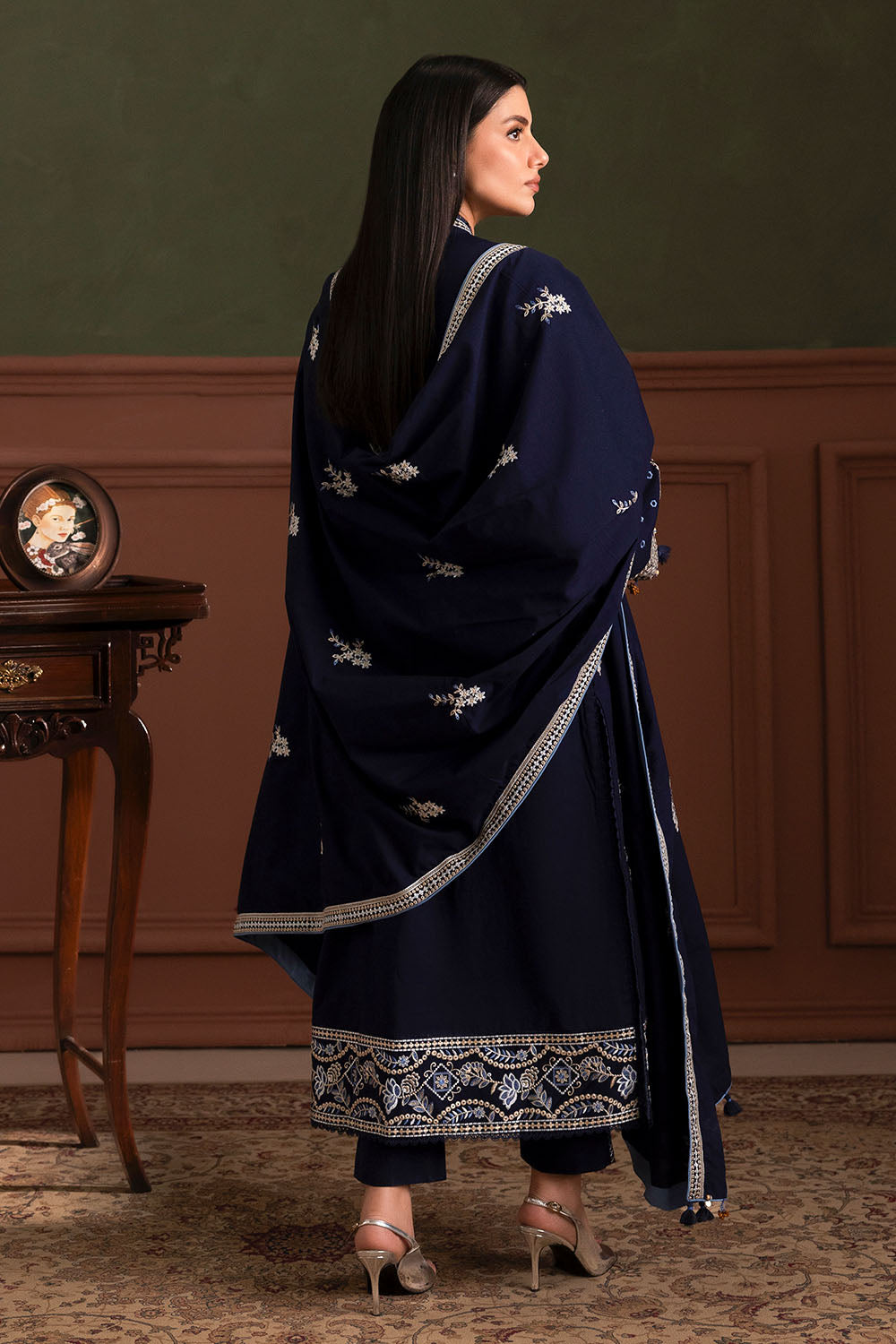 3 Piece Embroidered Cotton Khaddar Slub Suit