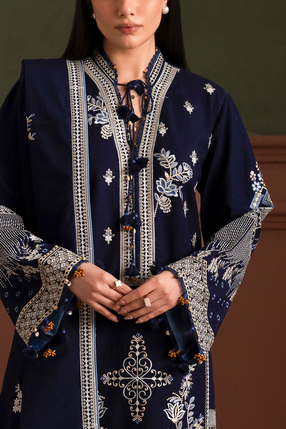 3 Piece Embroidered Cotton Khaddar Slub Suit