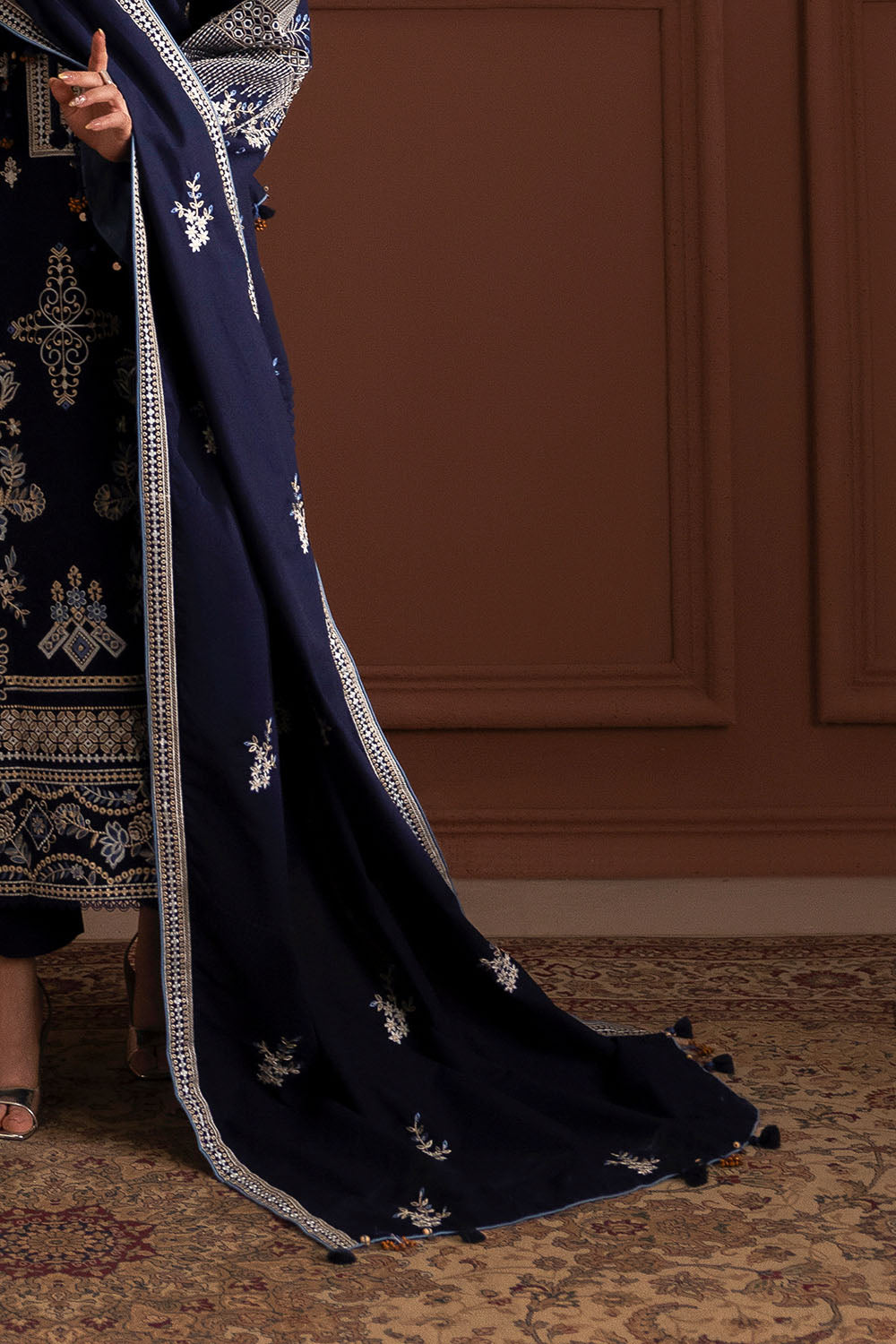 3 Piece Embroidered Cotton Khaddar Slub Suit