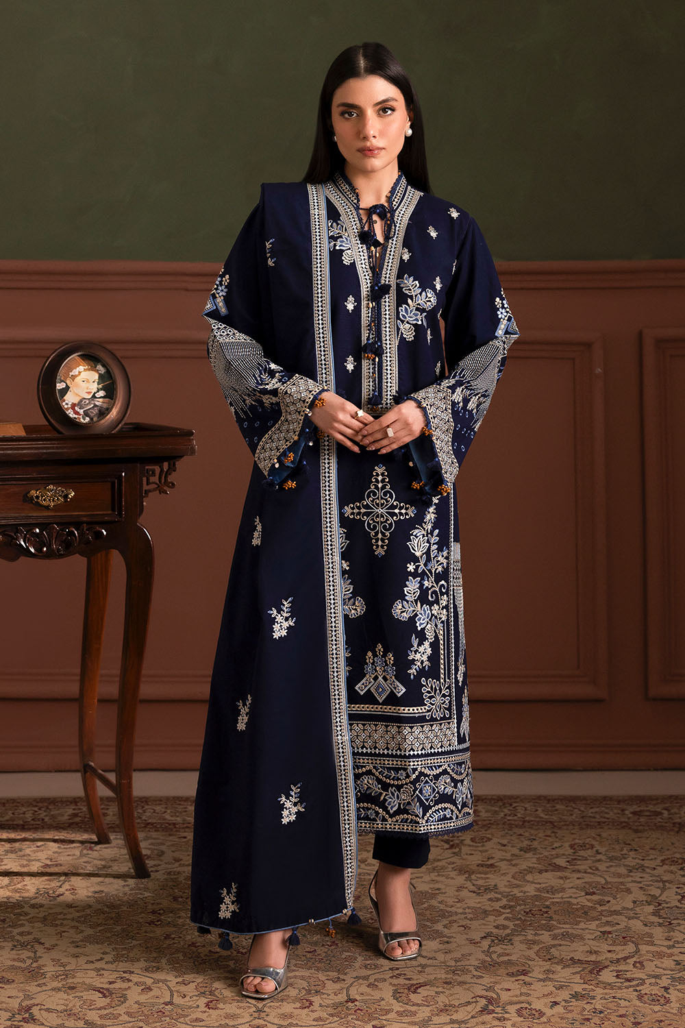 3 Piece Embroidered Cotton Khaddar Slub Suit