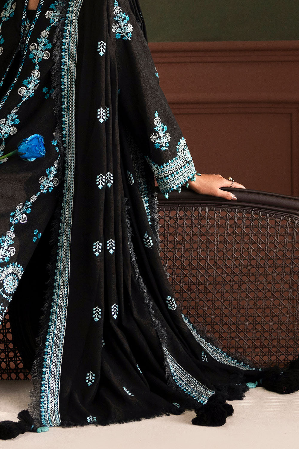 3 Piece Embroidered Cotton Linen Karandi Suit