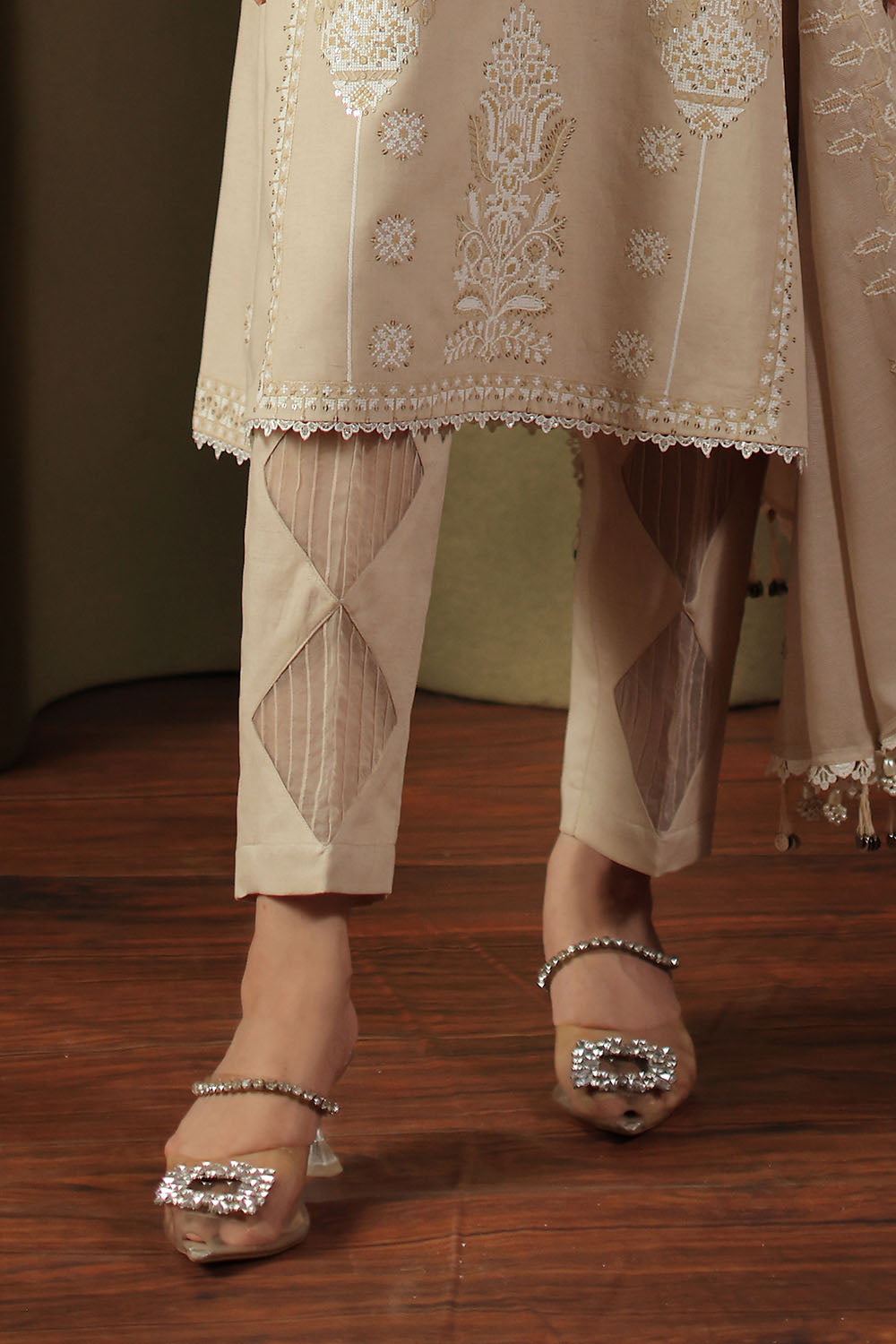 3 Piece Embroidered Cotton Khaddar Slub Suit