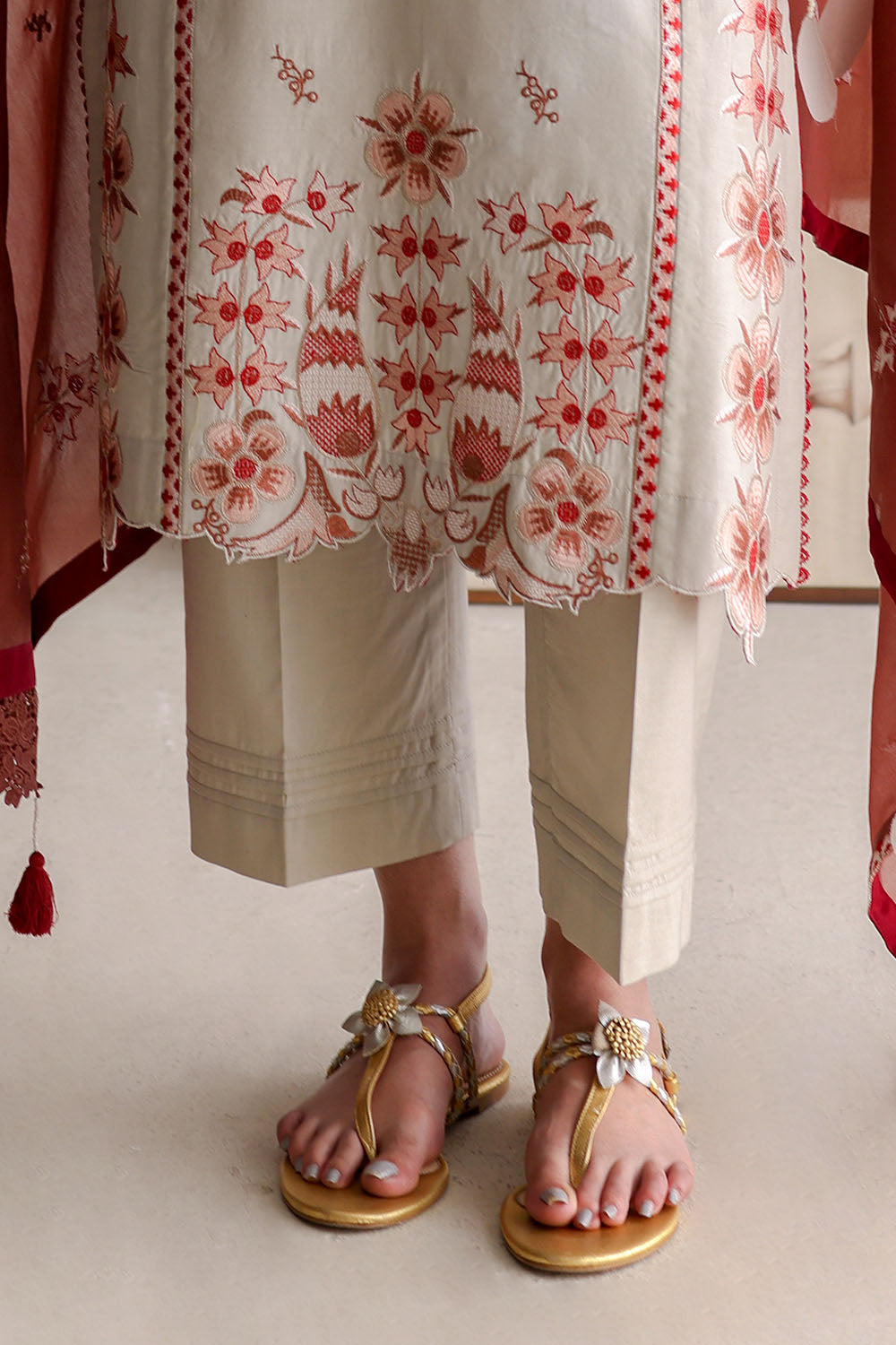 3 Piece Embroidered Lawn Suit with Paper Cotton Dupatta and Borders