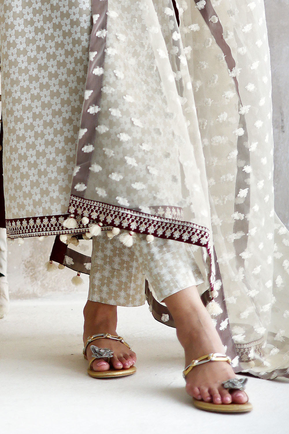 3 Piece Lacquer Printed Lawn Suit with Jacquard Organza Dupatta and Embroidered Borders