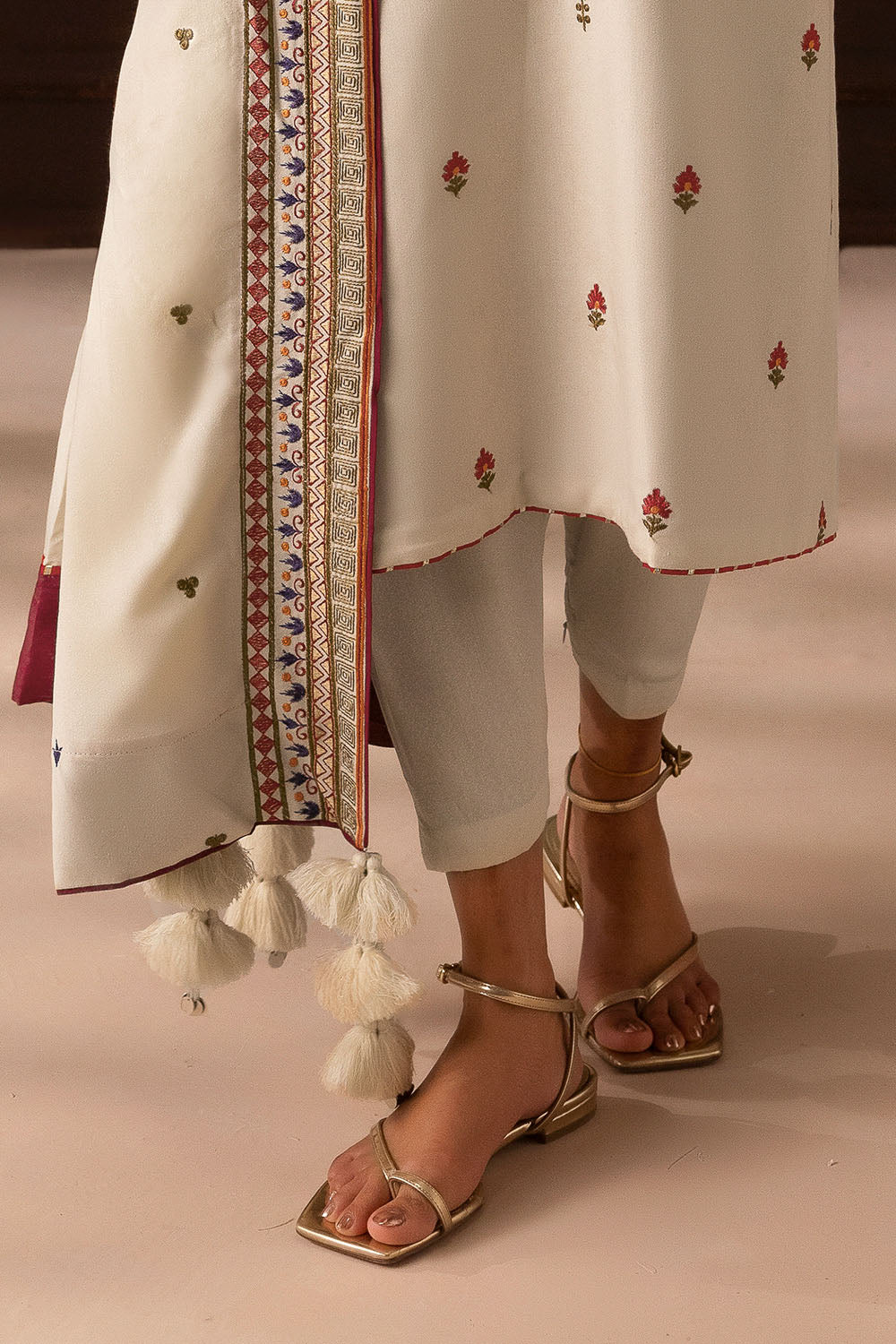 3 Piece Embroidered Karandi Suit