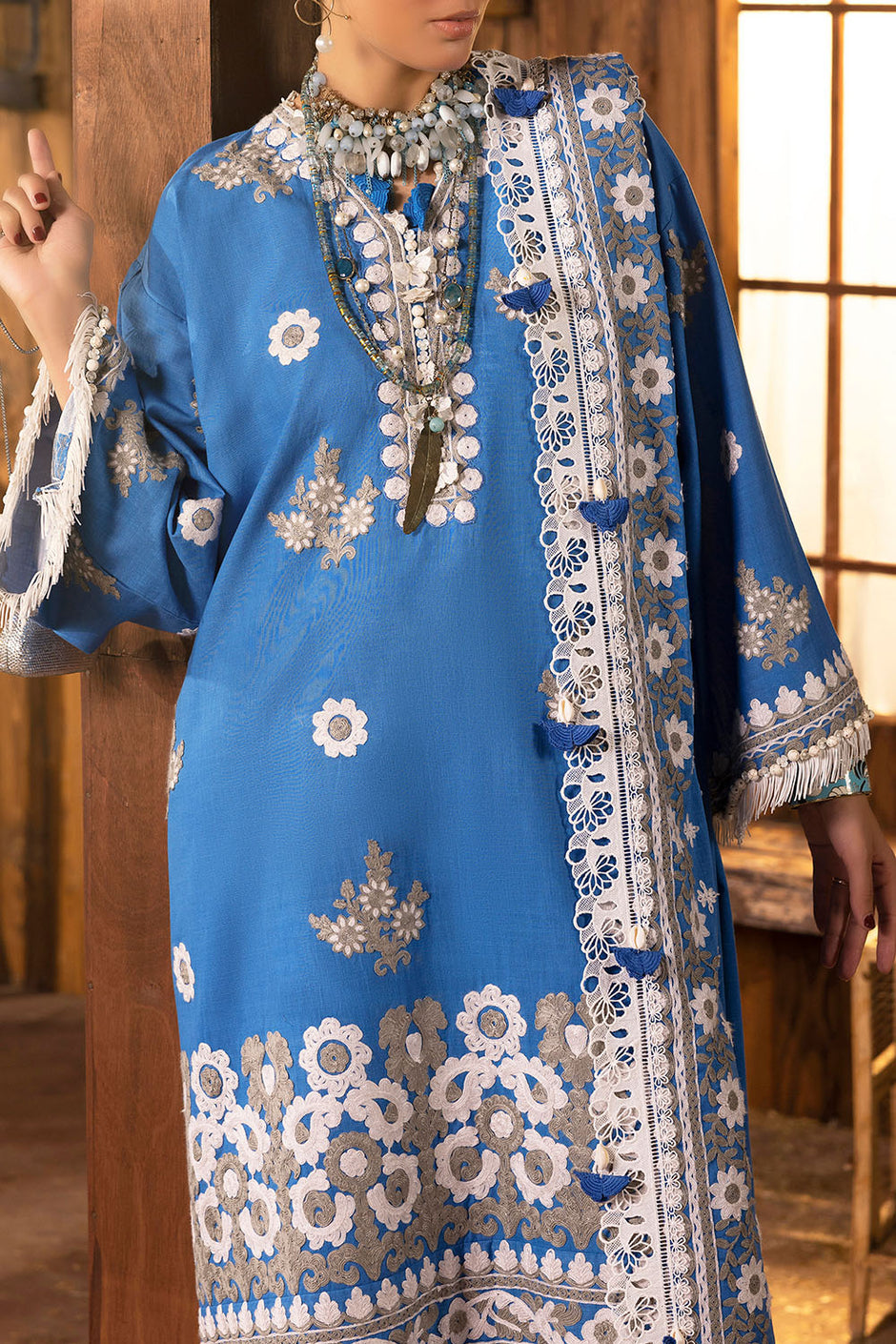 3 Piece Embroidered Khaddar Suit with Organza Neckline and Dupatta