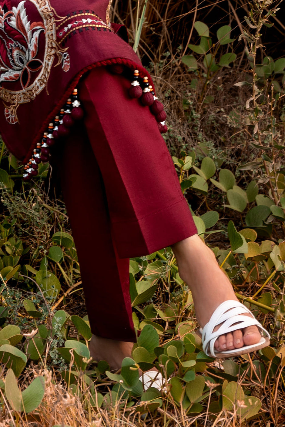 2 Piece Embroidered Khaddar Suit with Borders and Pockets Lace