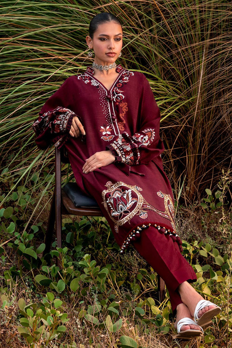 2 Piece Embroidered Khaddar Suit with Borders and Pockets Lace