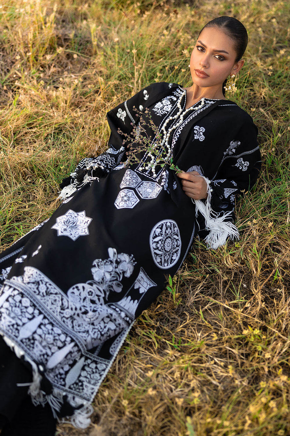 2 Piece Embroidered Khaddar Suit with Borders