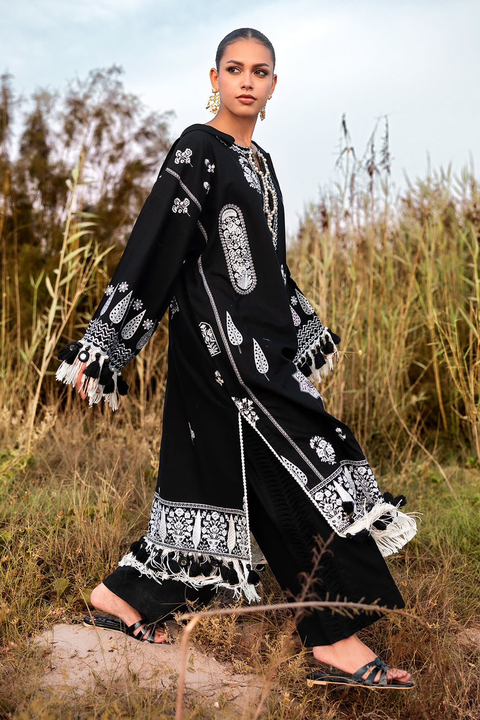 2 Piece Embroidered Khaddar Suit with Borders