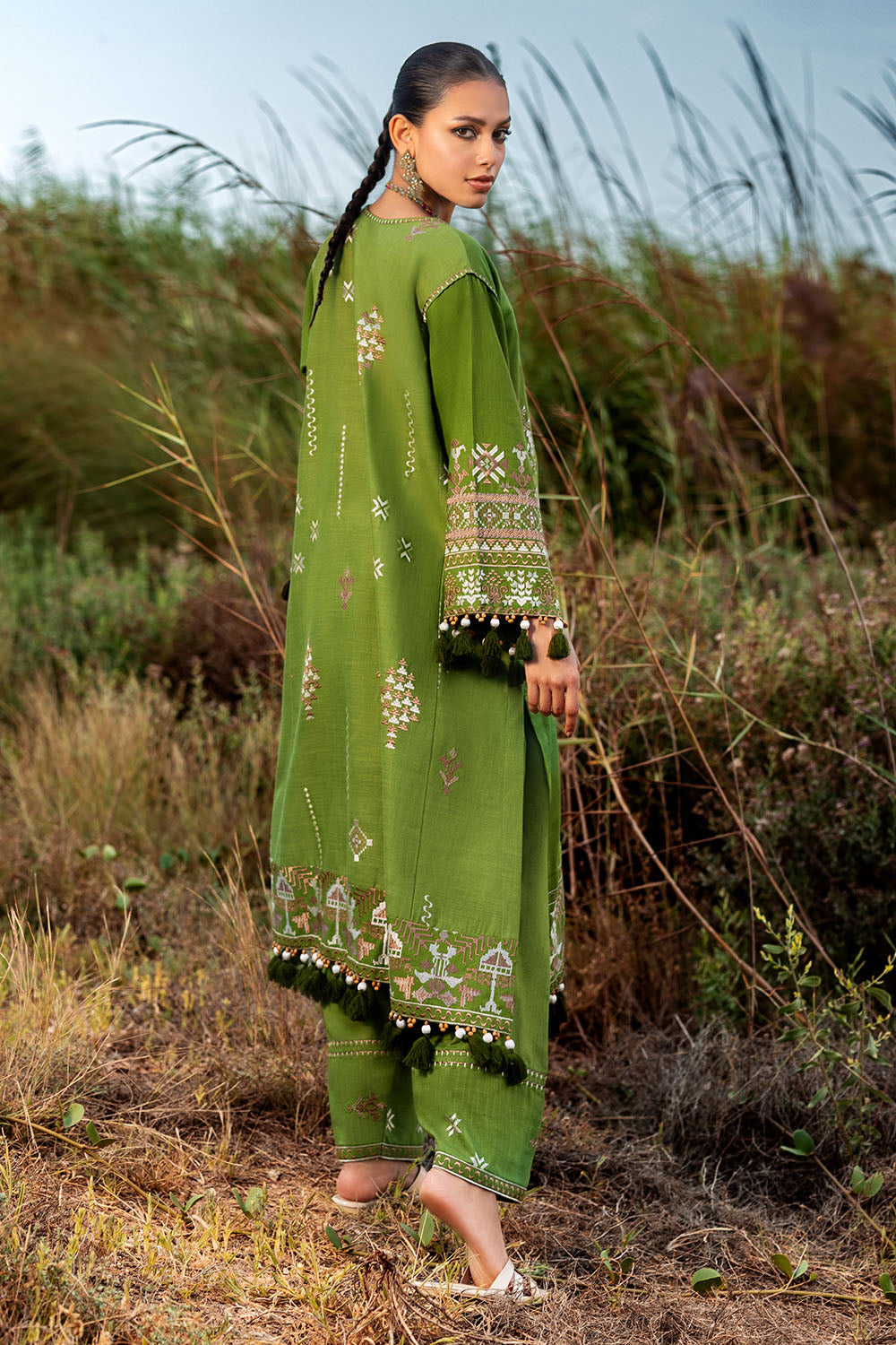 2 Piece Embroidered Khaddar Suit with Borders TK-52004