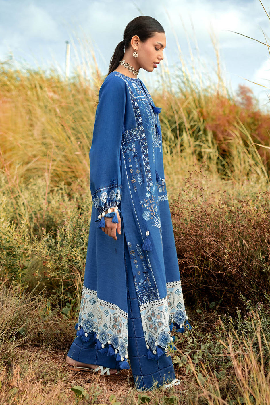 2 Piece Embroidered Khaddar Suit with Borders and Sleeve Bunches on Organza