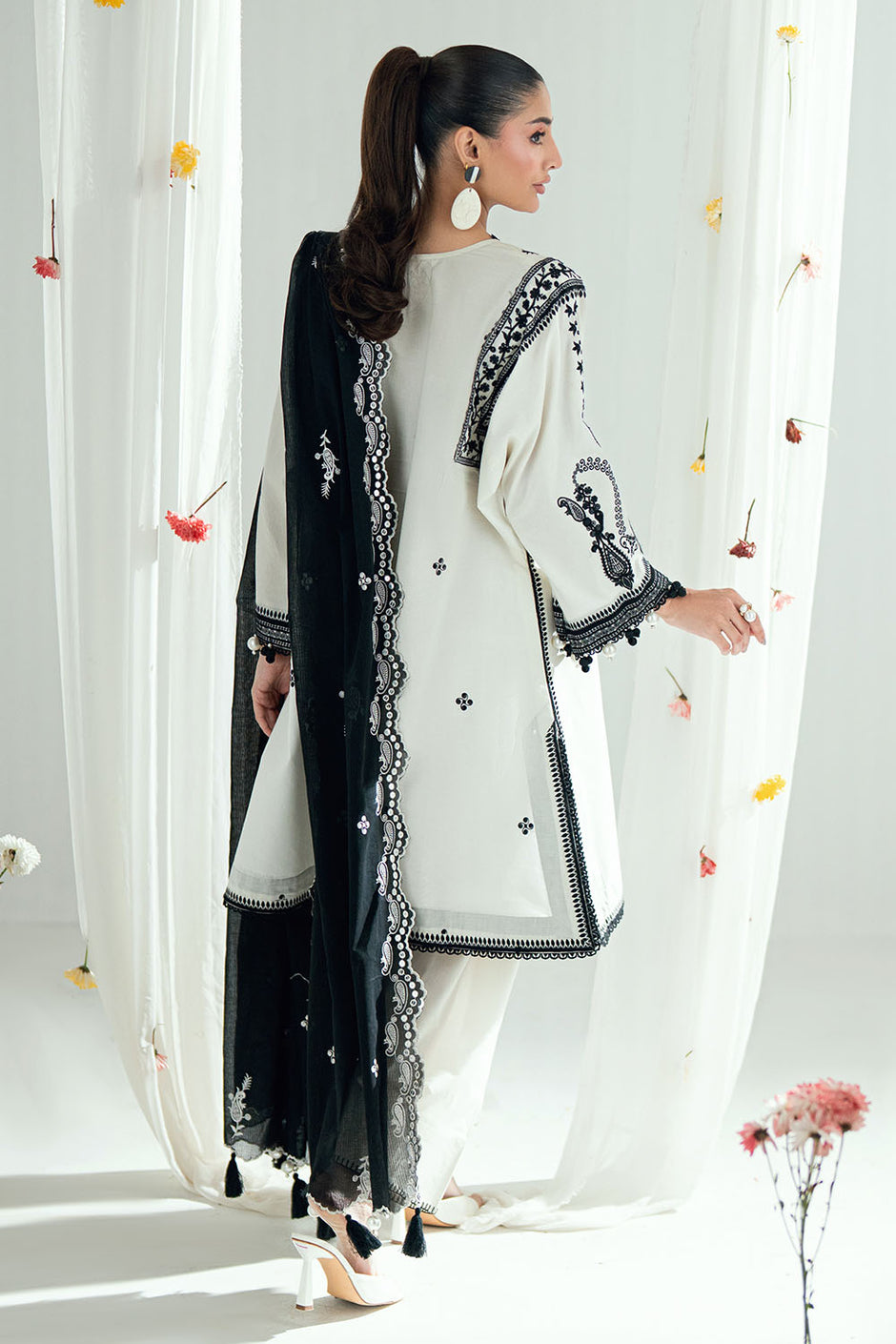 3 Piece Embroidered Lawn Suit with Embroidered Denting Dupatta