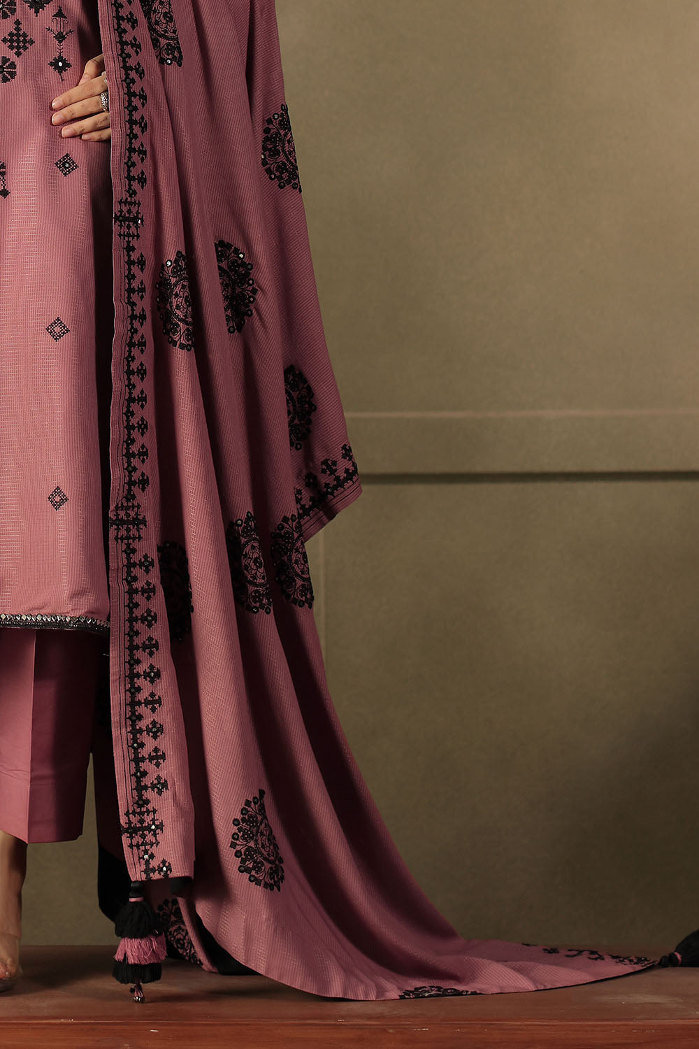 3 Piece Embroidered Linen Mehsuri Suit