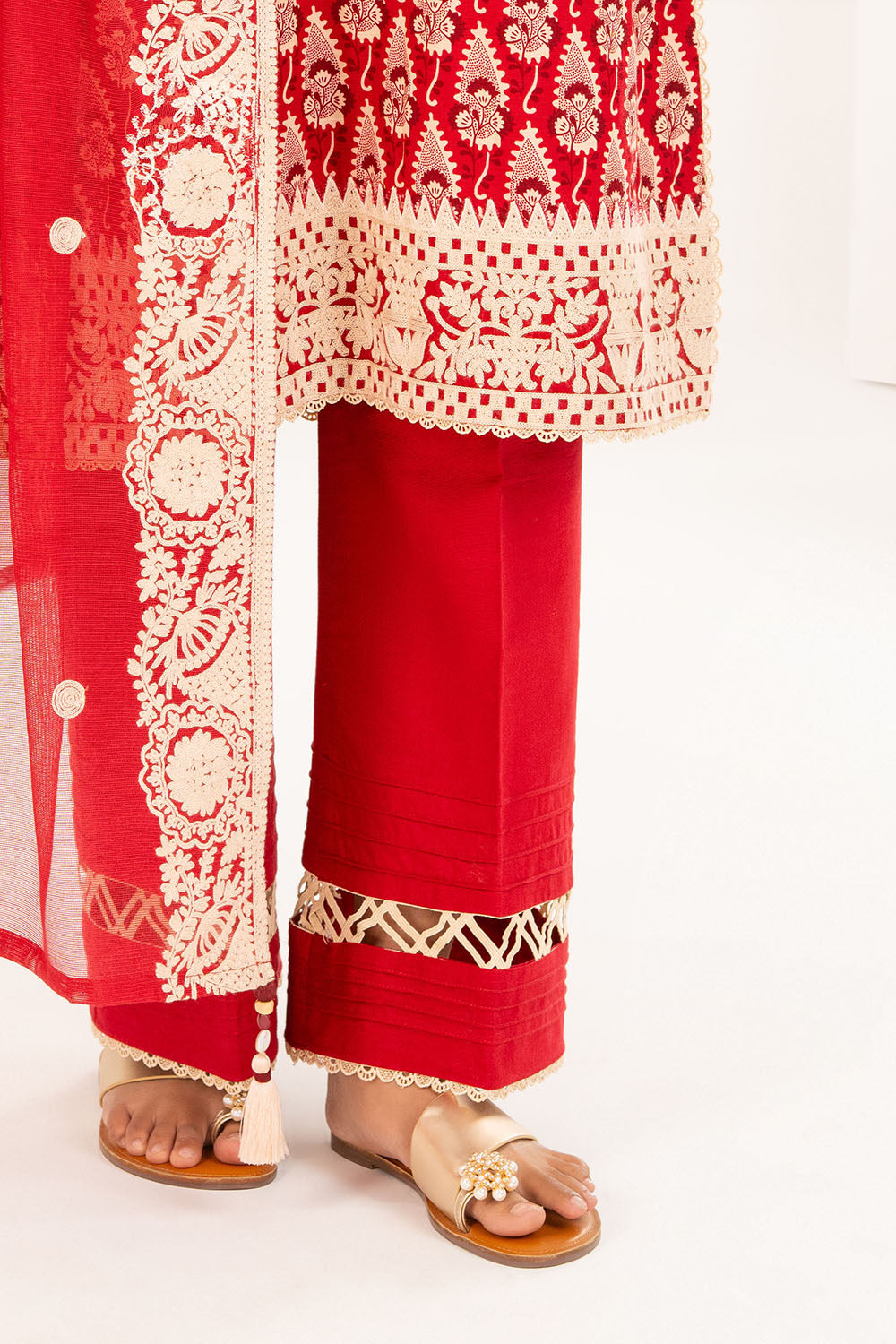 3 Piece Embroidered Khaddar Suit with Net Dupatta CN-52006