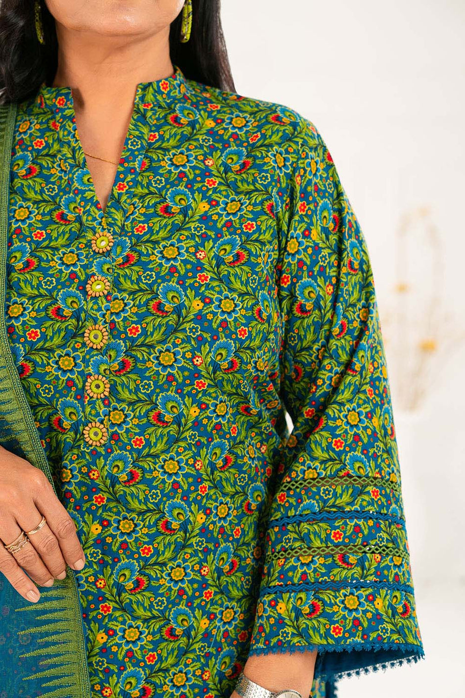 3 Piece Embroidered Khaddar Suit with Net Dupatta CN-52008