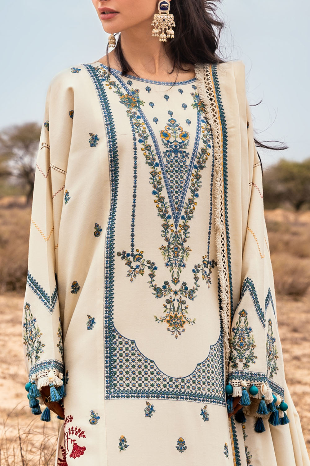 3 Piece Unstitched Embroidered Pashmina Suit with Embroidered Shawl and Pallu AP-52006
