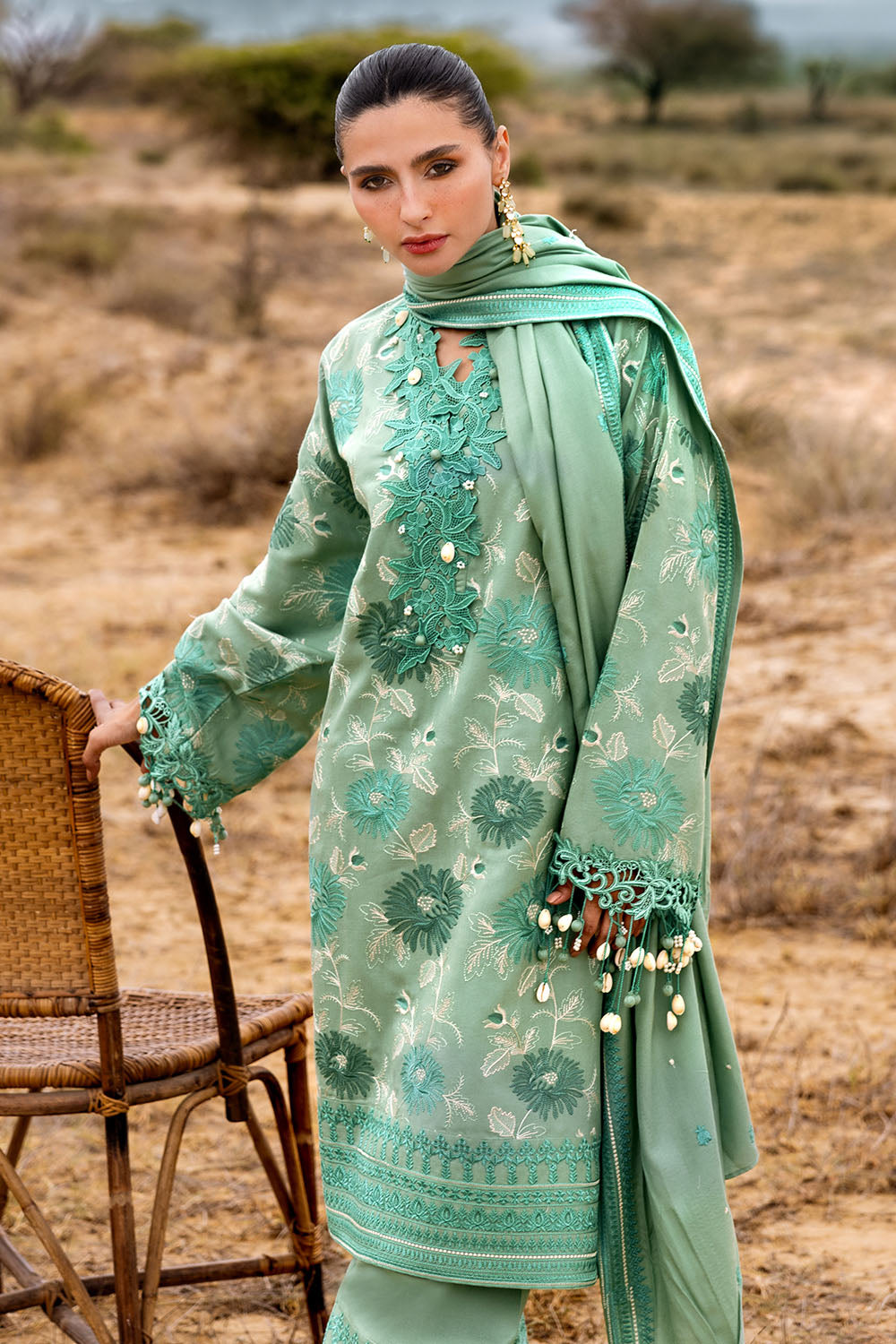 3 Piece Unstitched Embroidered Pashmina Suit with Embroidered Shawl and Pallu AP-52009