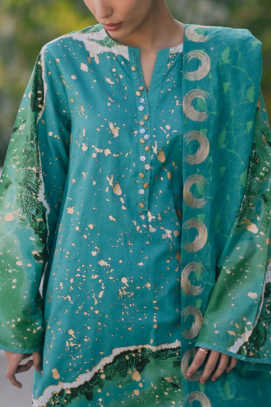 3 Piece Gold Printed Lawn Suit with Embroidered Lacquer Printed Dupatta