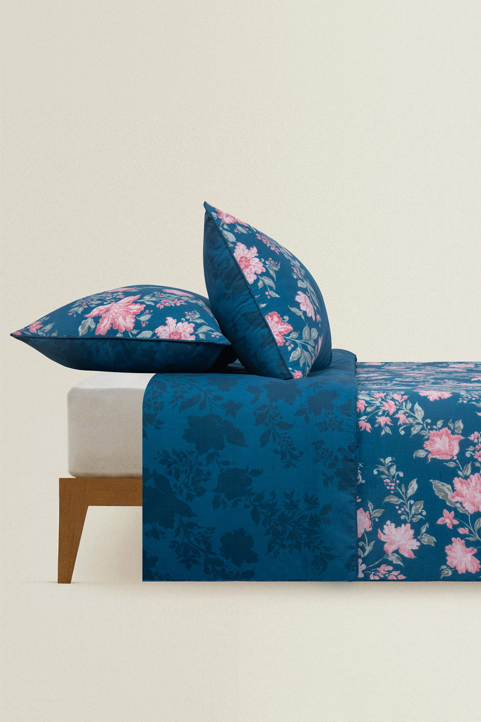 Flora Blue T-150 Quilt Cover Set