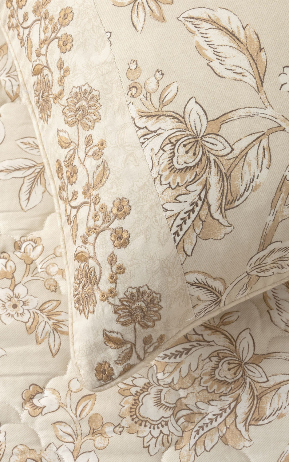 Gardenia Bloom T-200 Bed Throw