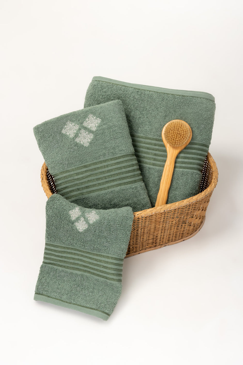 Hedge Green 3 piece Embroidered Towel Set