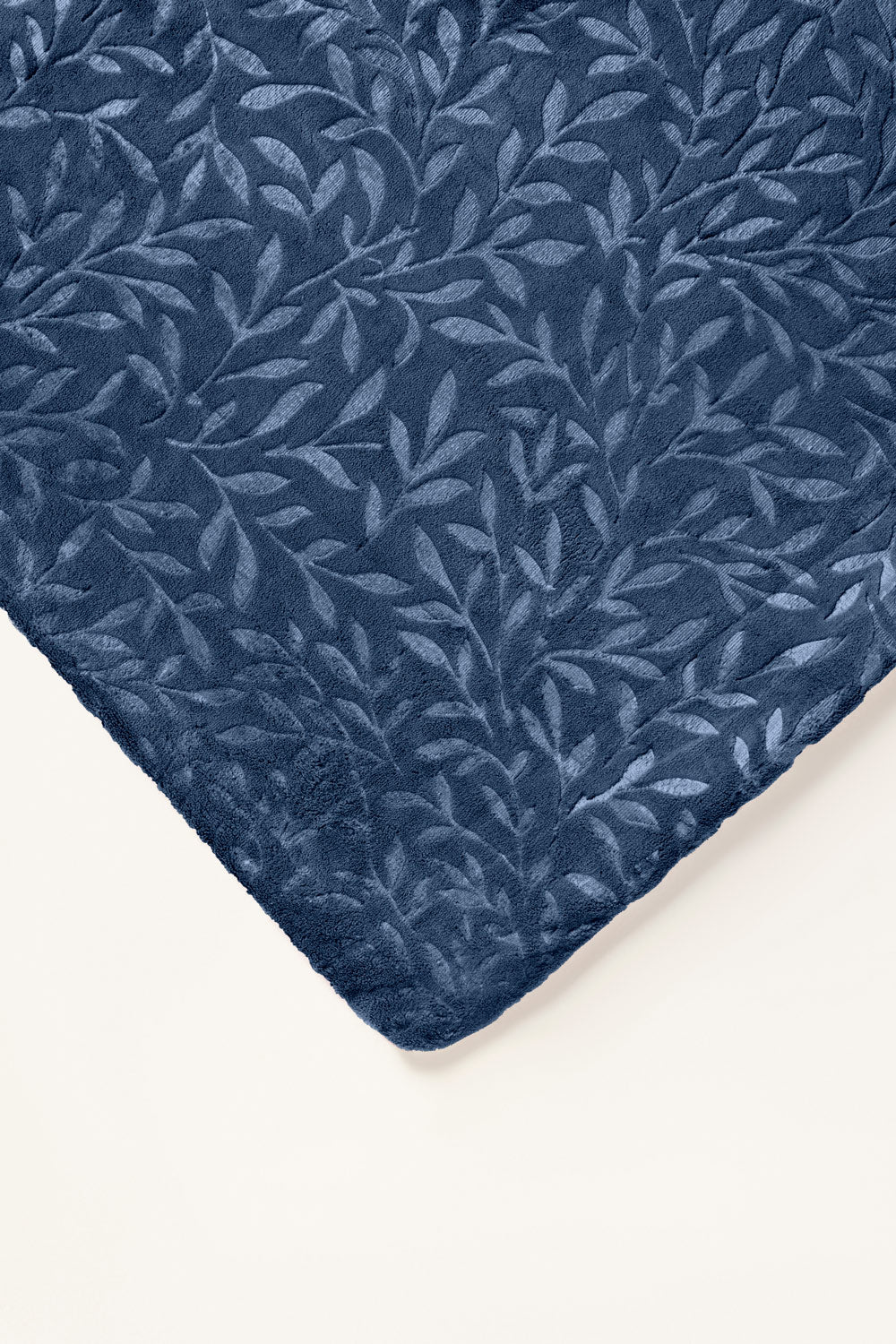 AW25 Insignia Double Ply Fleece Throw