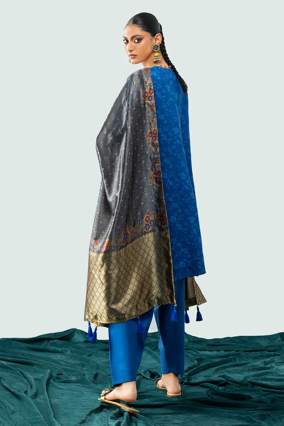 3 Piece Embroidered Linen Suit with Jacquard Dupatta