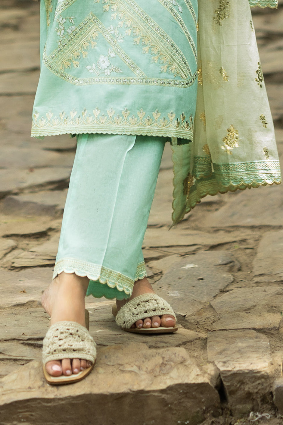 3 Piece Embroidered Lawn Suit with Embroidered Organza Details and Jacquard Dupatta