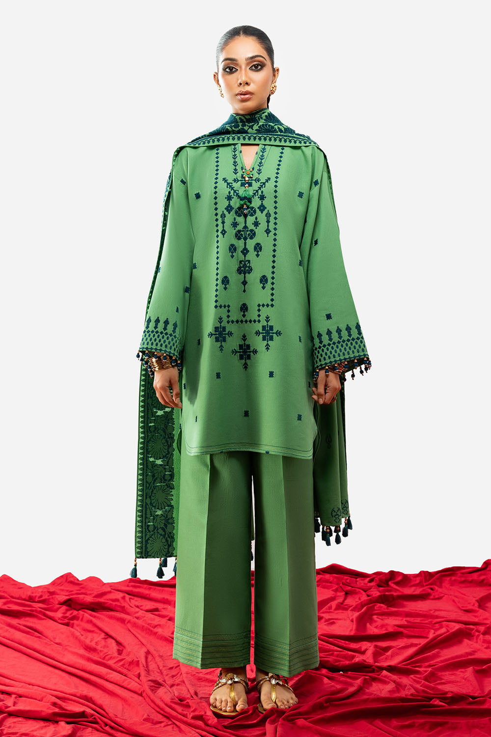 3 Piece Karandi Velvet Jacquard Suit with Dupatta MJ-52026
