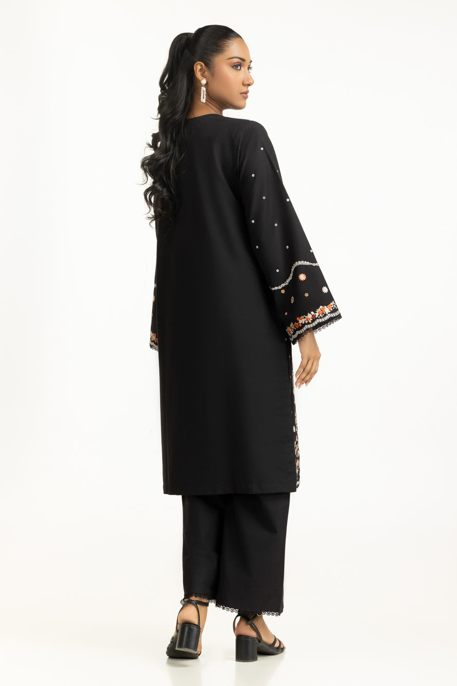 Karandi Embroidered Co-Ord Set